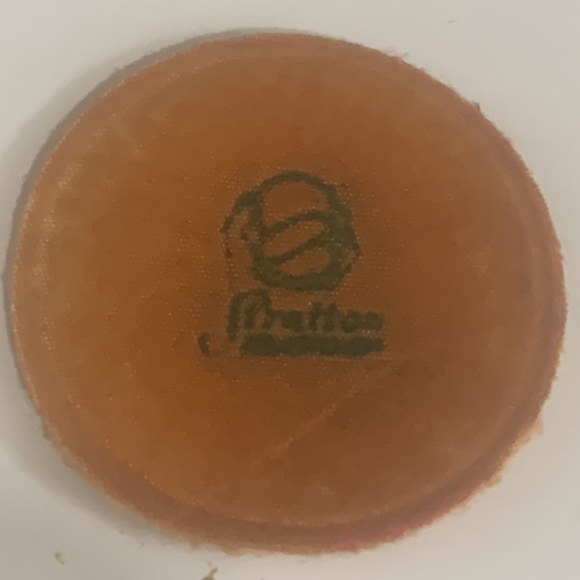 Vintage Stratton Gold Tone Swan and Cygnet Compact - Picture 11 of 13